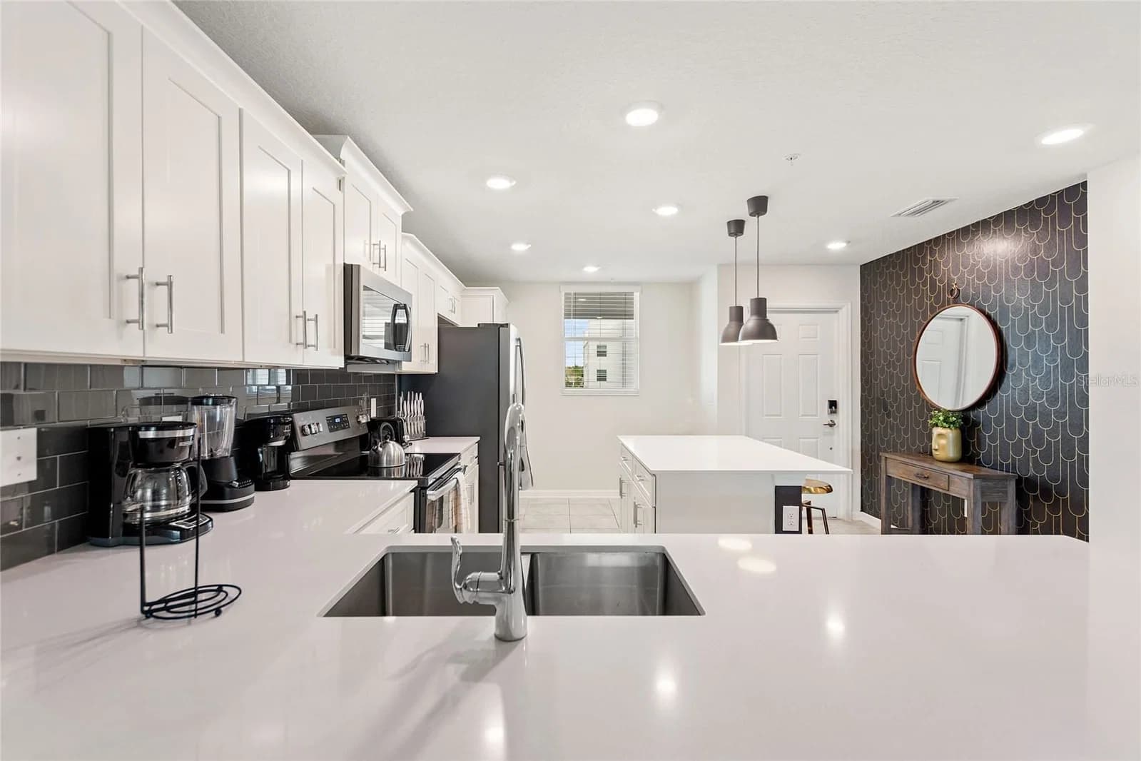 3180 PARADOUX CIRCLE #205 5