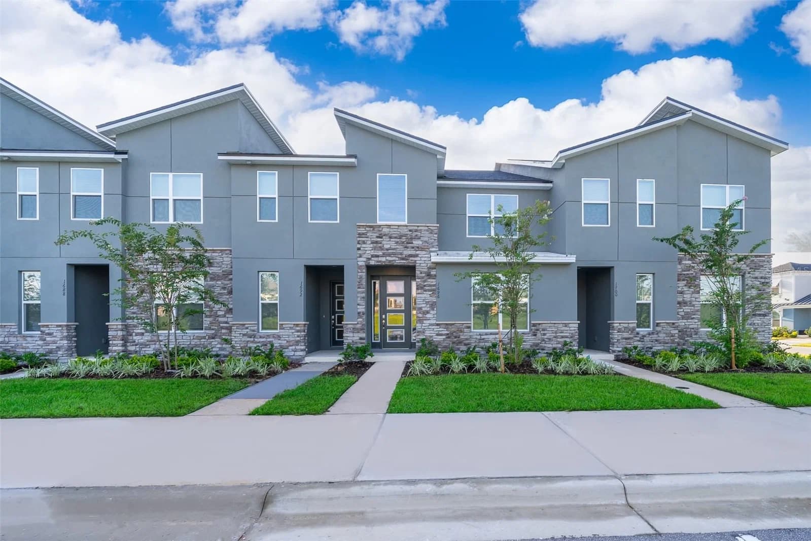 1696 TROPICAL PALMS Circle, Kissimmee, FL 34747