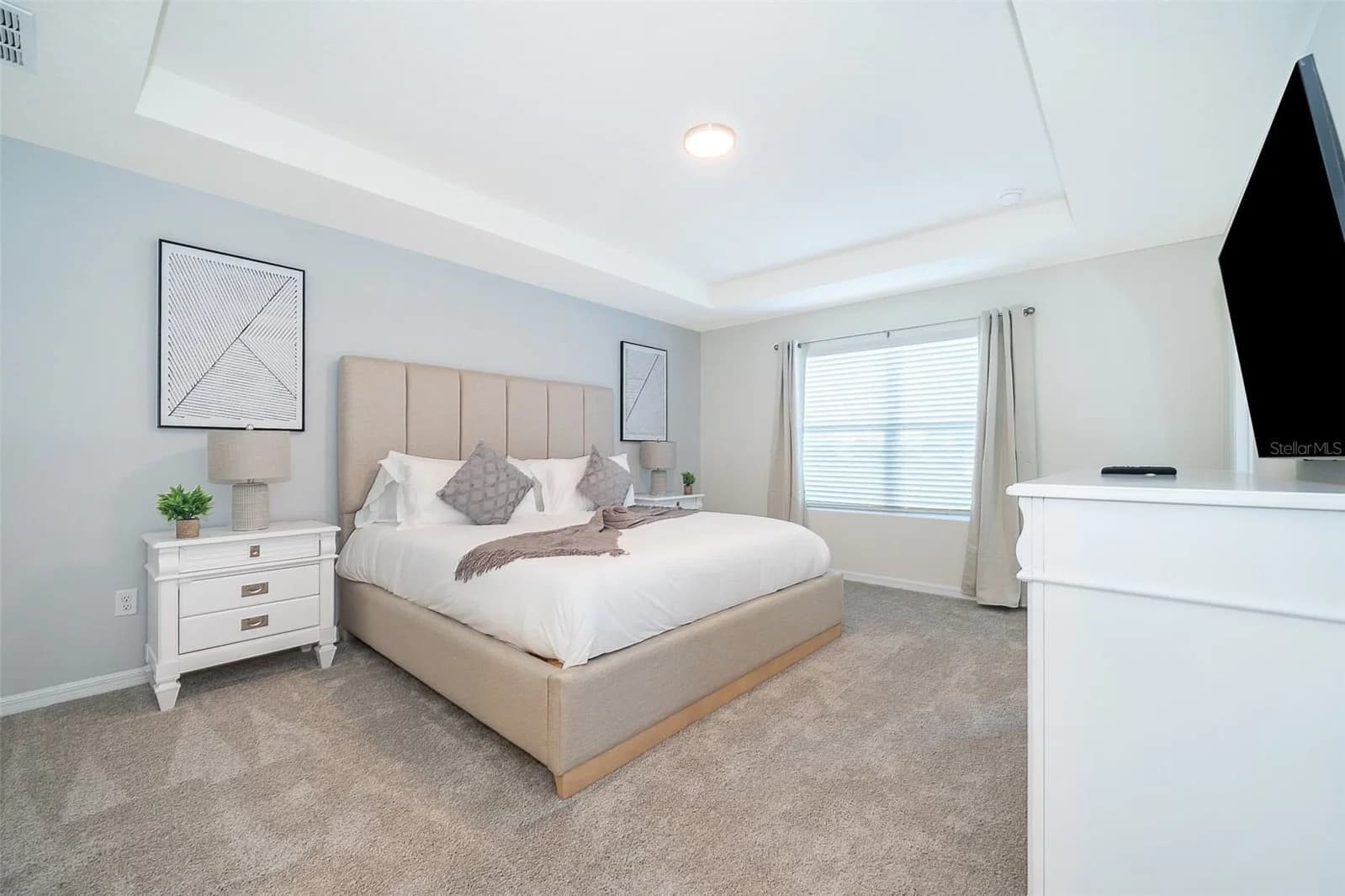 1696 TROPICAL PALMS Circle 4