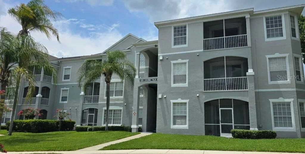8100 PRINCESS PALM Lane #203 4