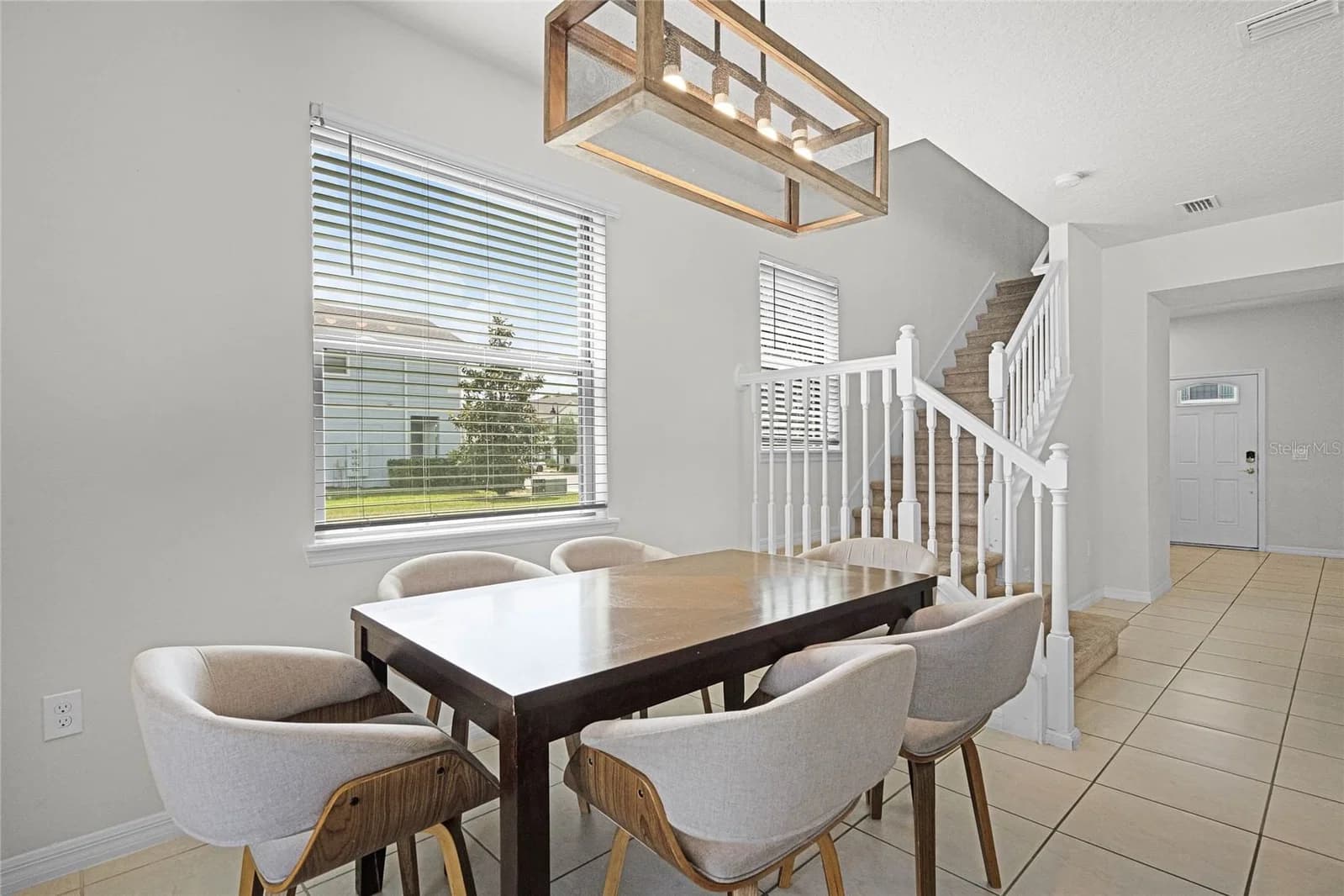 2427 DUBAI Street 5