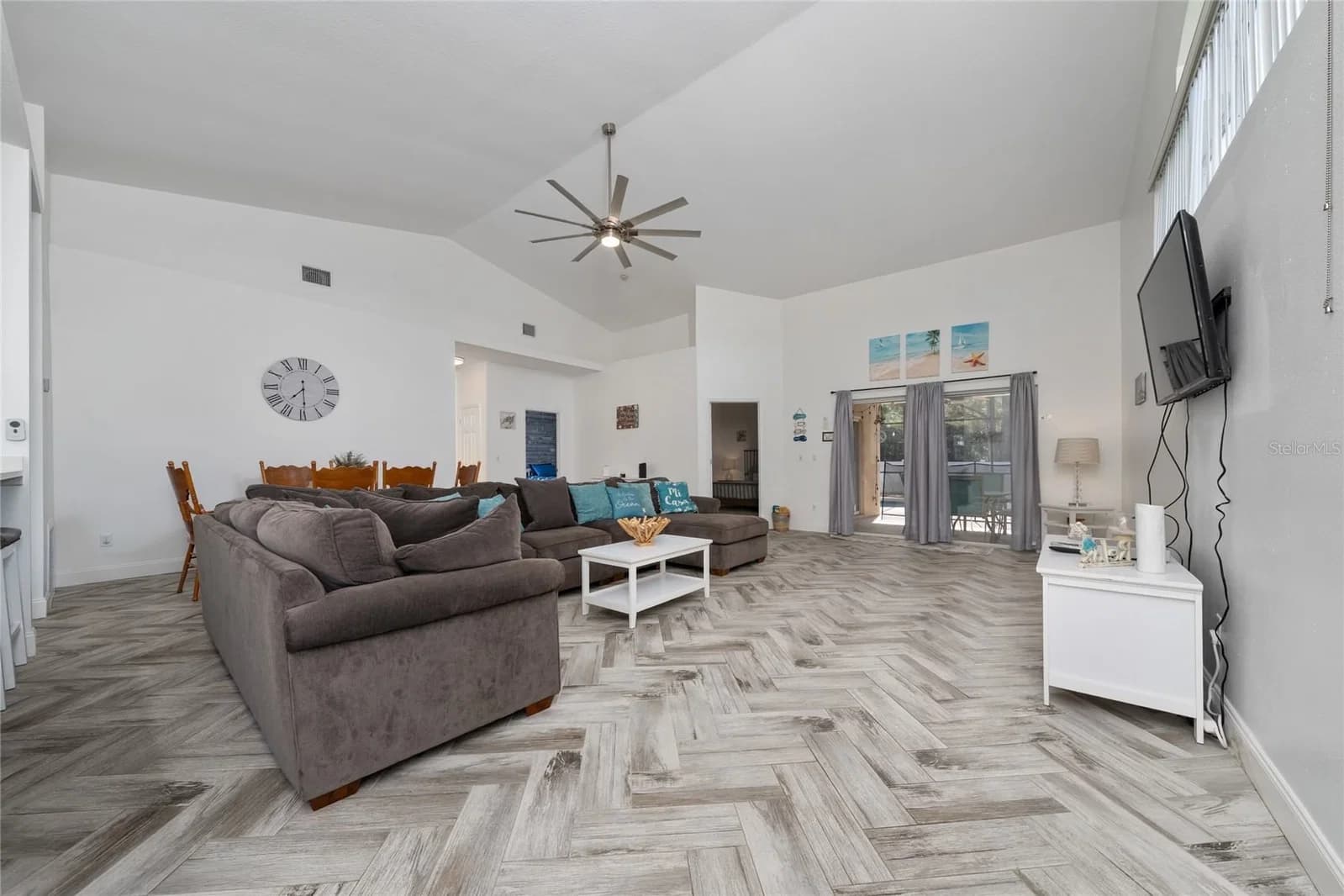 2902 PADDINGTON Way 4