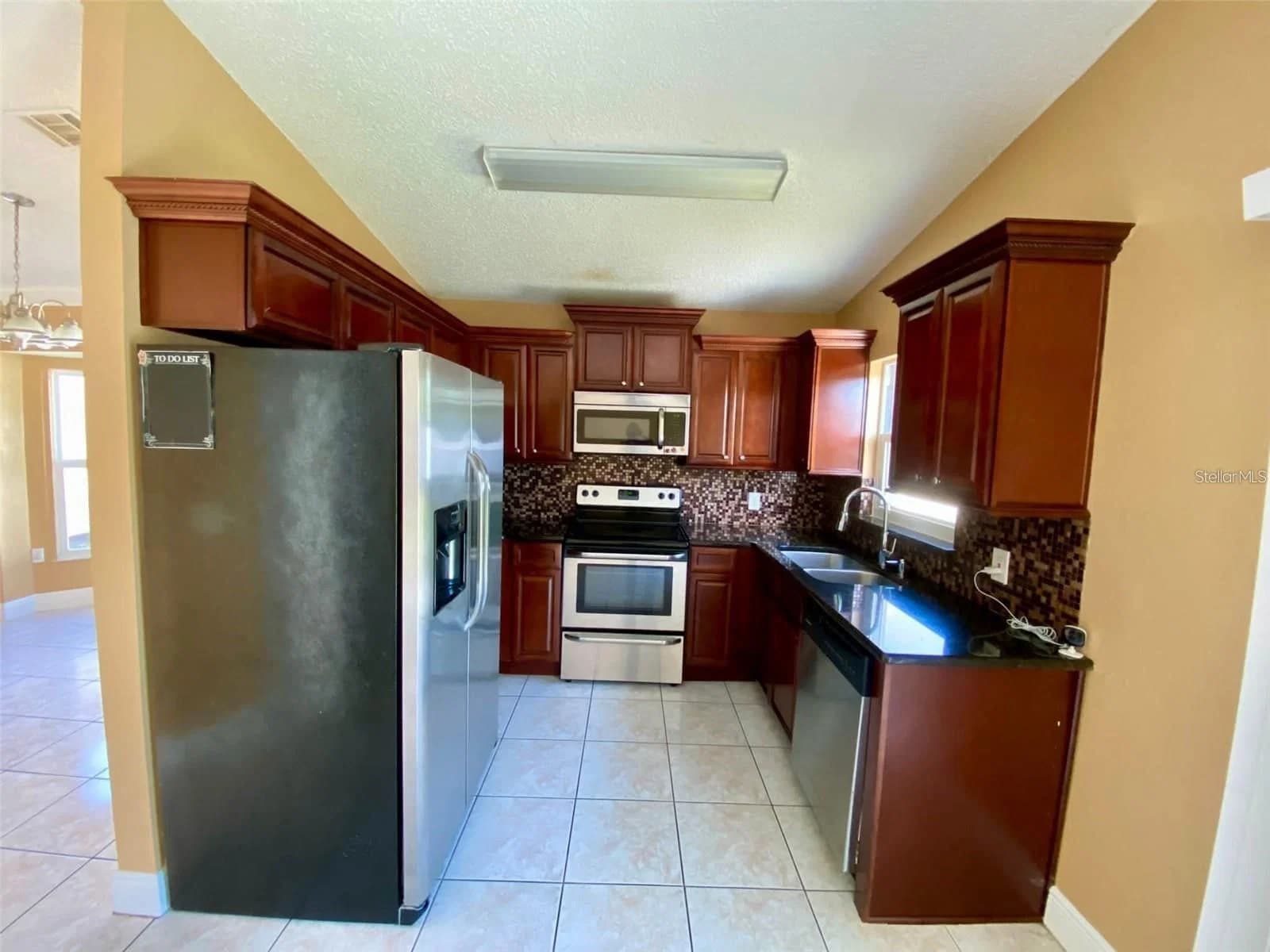880 NELSON Drive 4