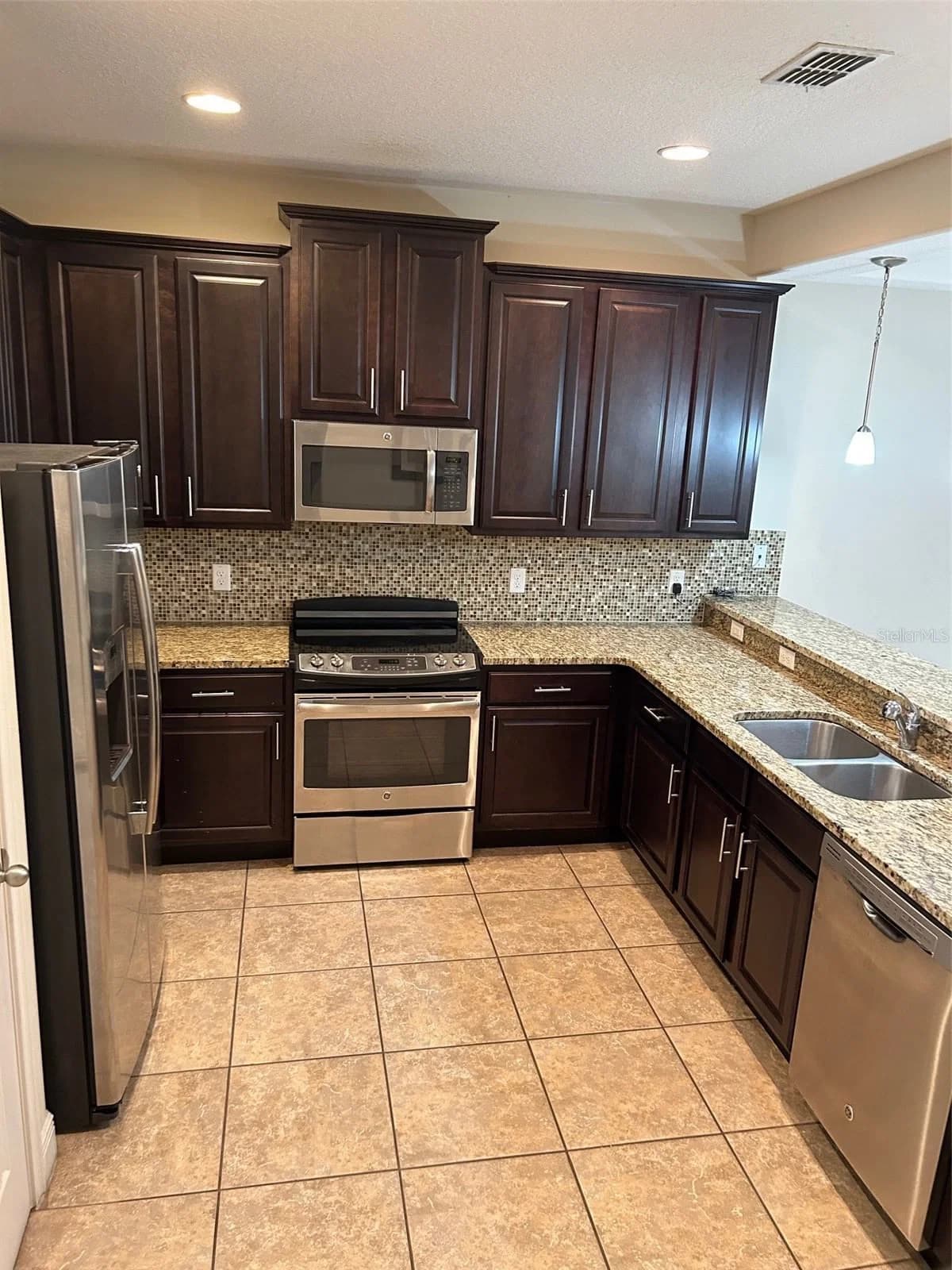 8135 ROSEVILLE 5