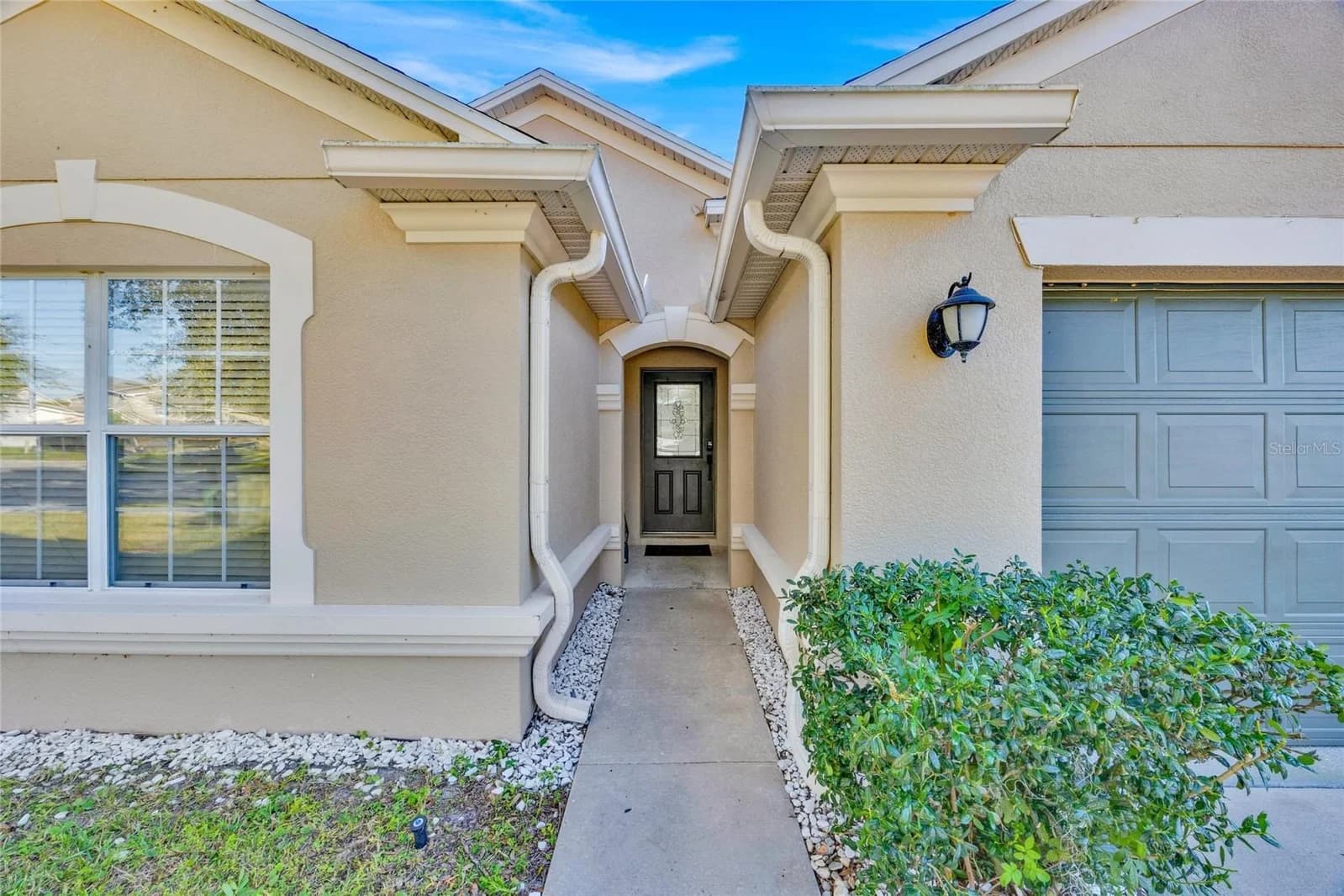4647 CAVERNS 5