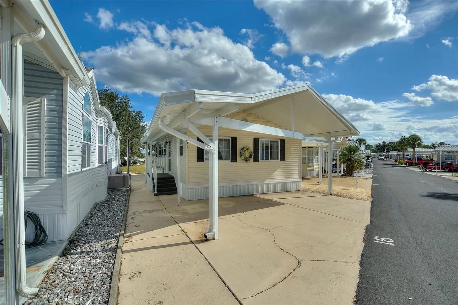 16 CHAMPIONSHIP DR, Davenport, FL 33837