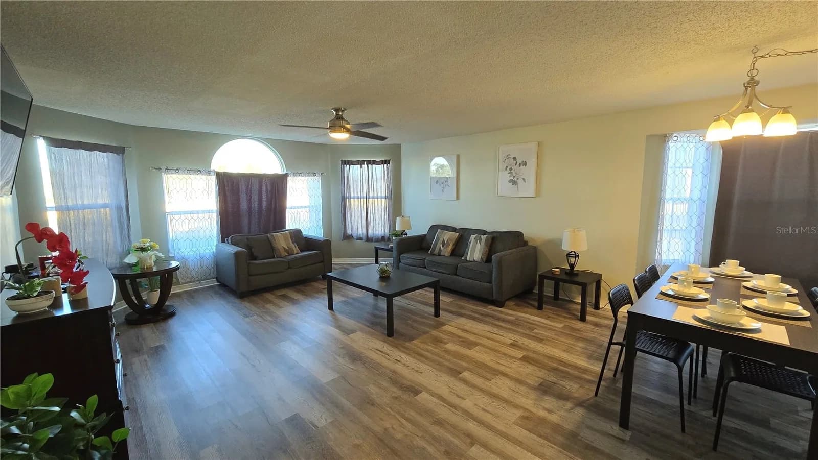 2729 POINCIANA 4