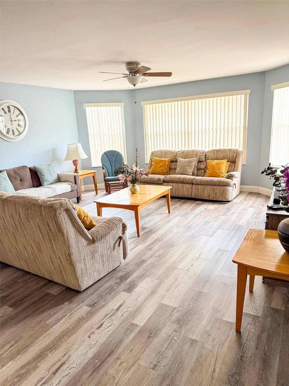 2731 POINCIANA 4