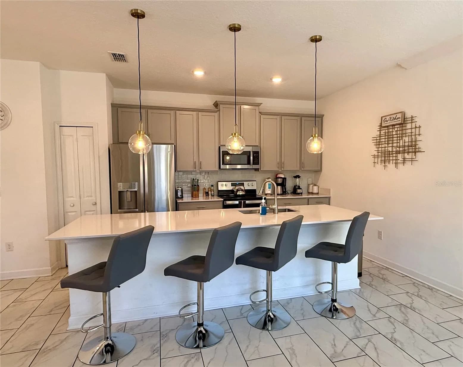 4190 PARAGRAPH, Kissimmee, FL 34746 3