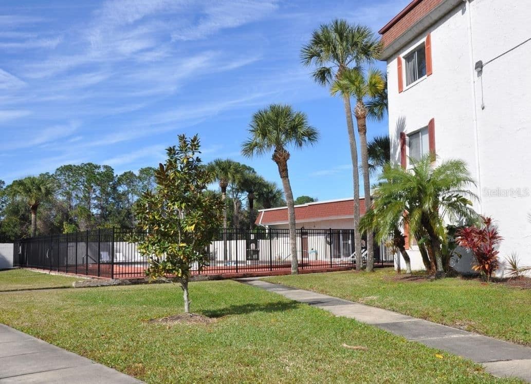 4575 TEXAS Avenue #307, Orlando, FL 32839 2