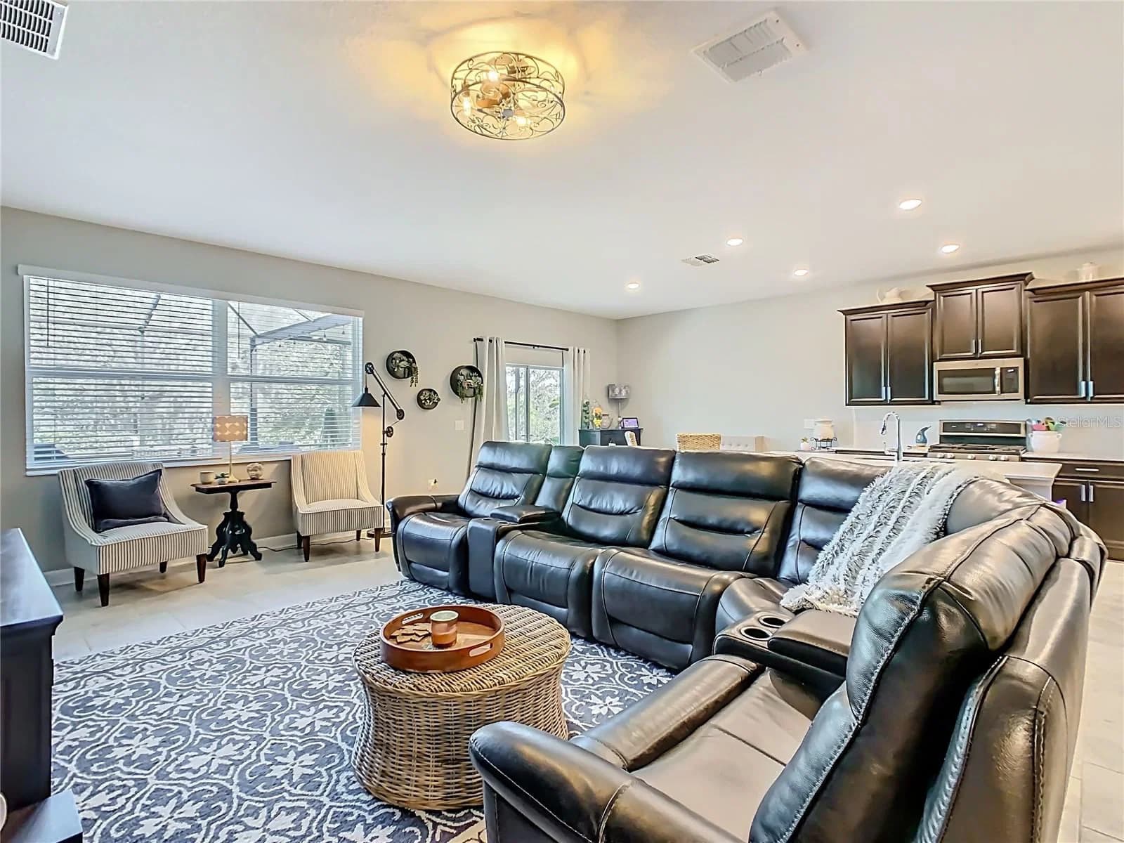 1055 OAK BLUFF 3
