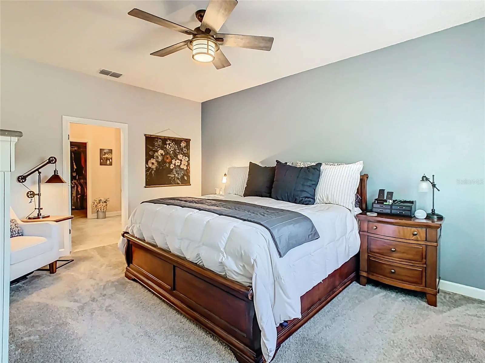 1055 OAK BLUFF 4