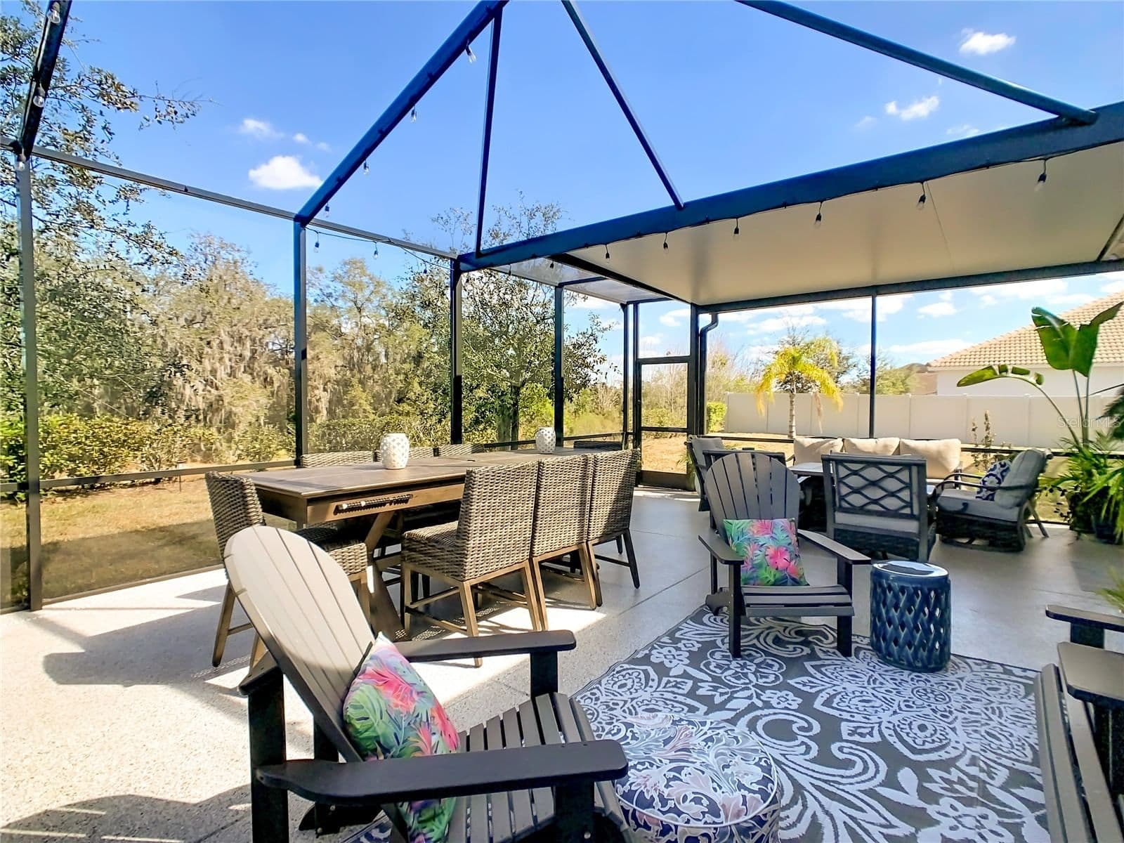1055 OAK BLUFF 5