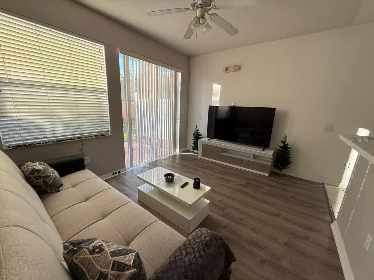 5210 PARADISE CAY 4