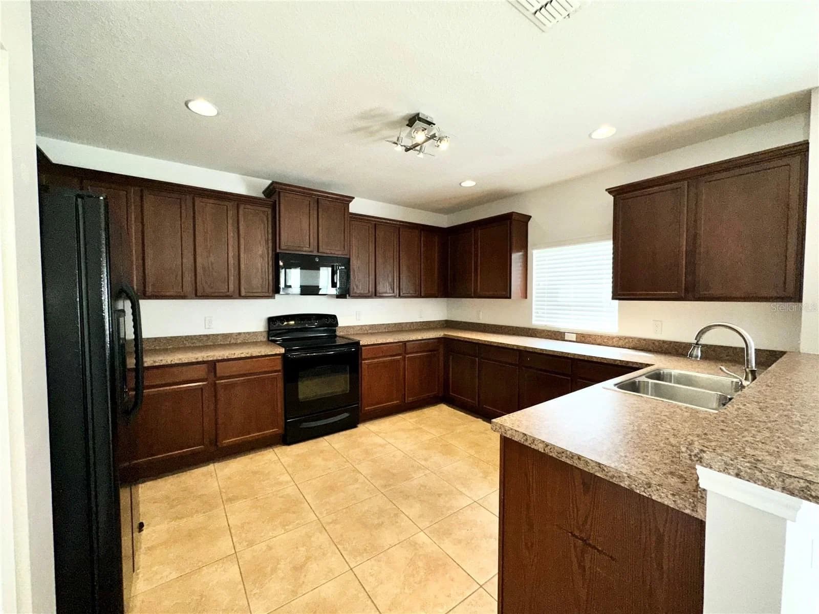4612 CABALERRO, Kissimmee, FL 34758 2