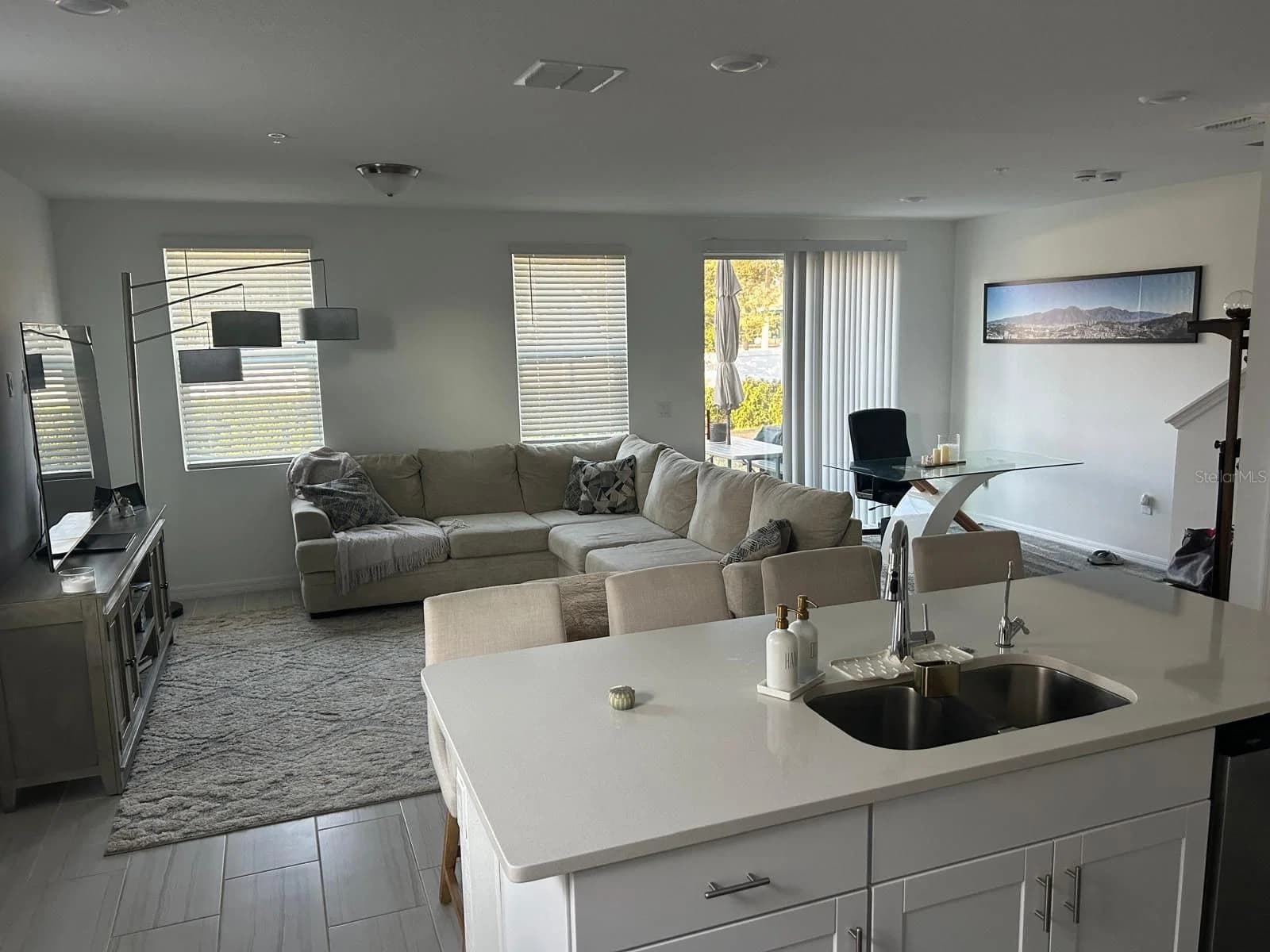 2037 CRAPE JASMINE Lane 5