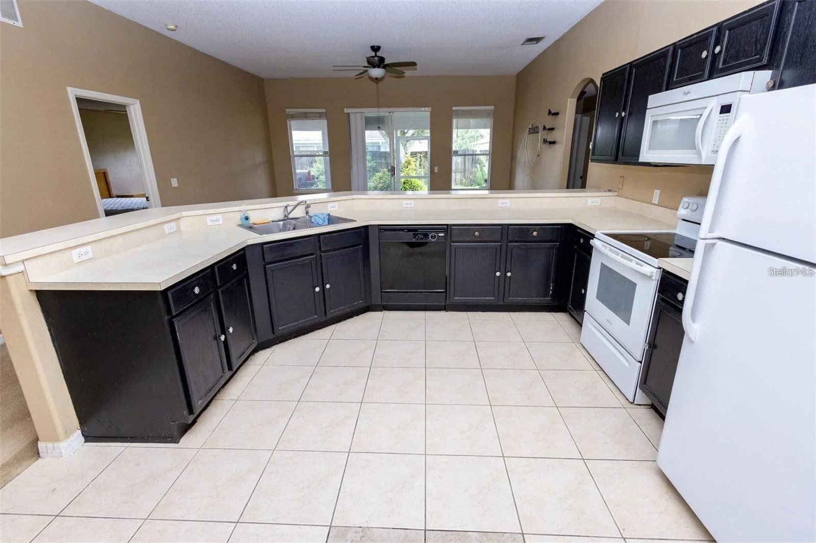 818 CARROUSEL, Kissimmee, FL 34759 3