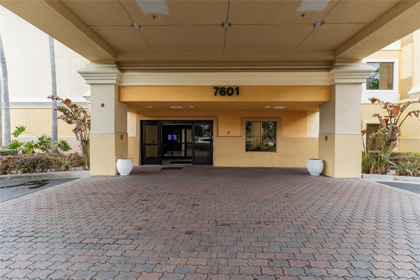 7601 CANADA Avenue #408, Orlando, FL 32819 2