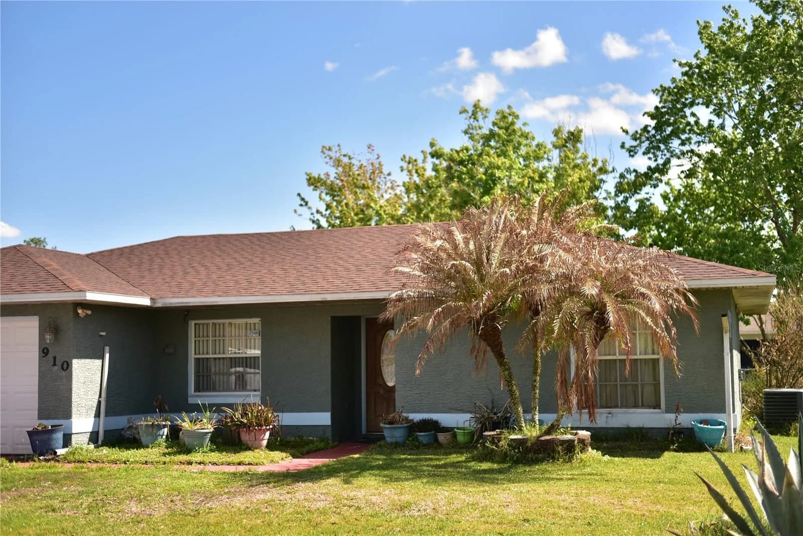 910 LOUVRE, Kissimmee, FL 34759 2