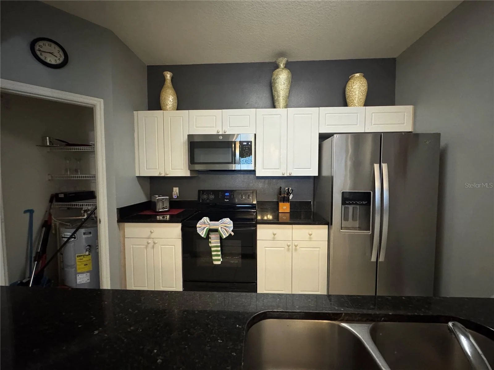 2305 SILVER PALM 4