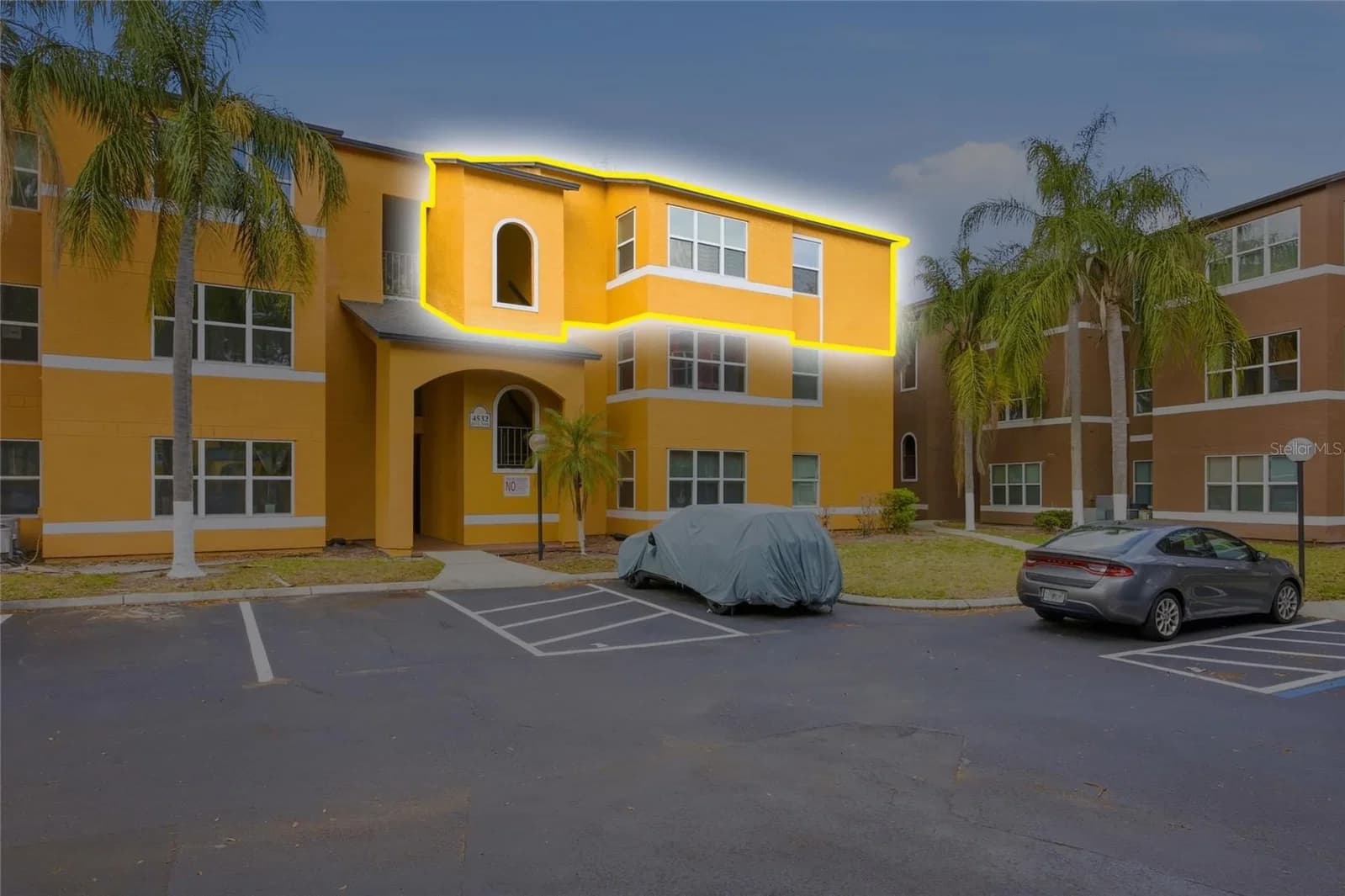 4532 COMMANDER Drive #2132, Orlando, FL 32822 2