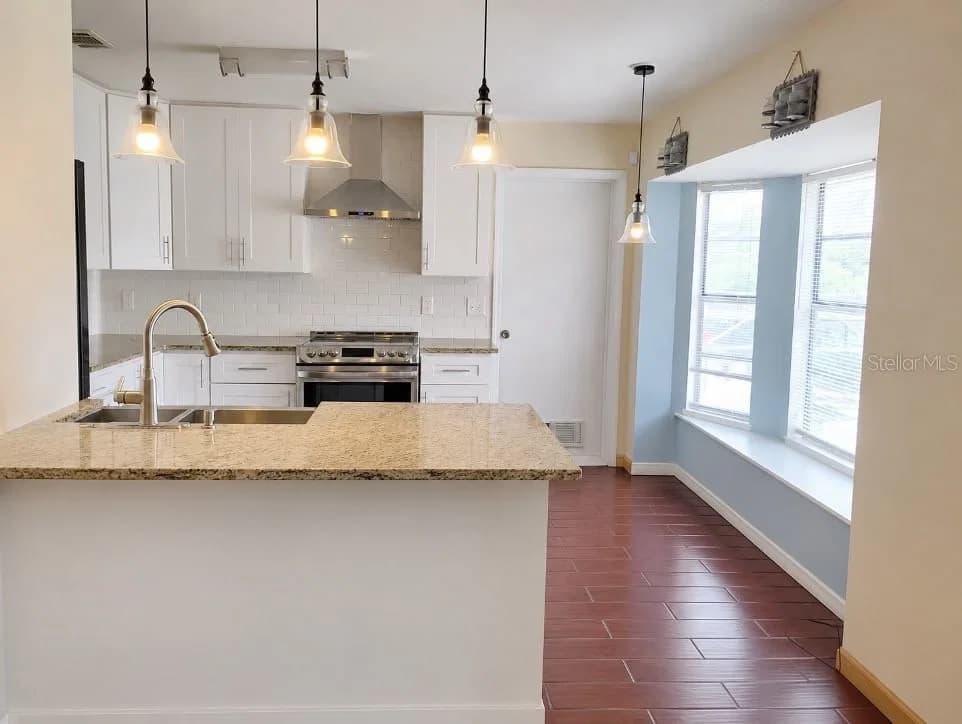 9120 QUEEN ELIZABETH Court, Orlando, FL 32818 3