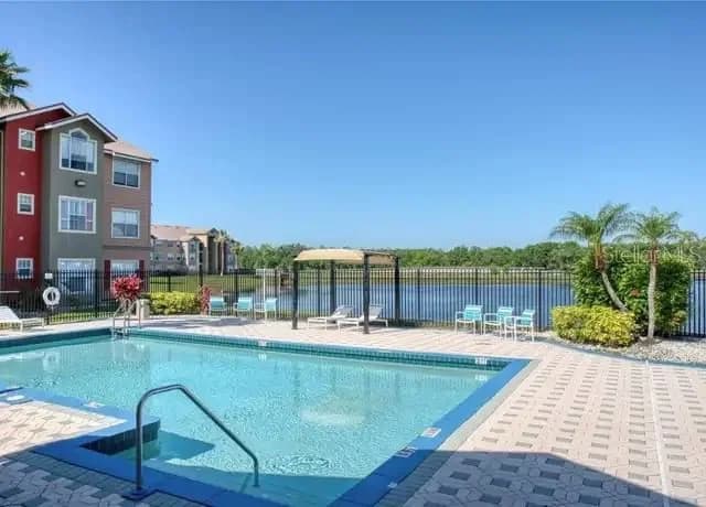 2210 GRAND CAYMAN 4