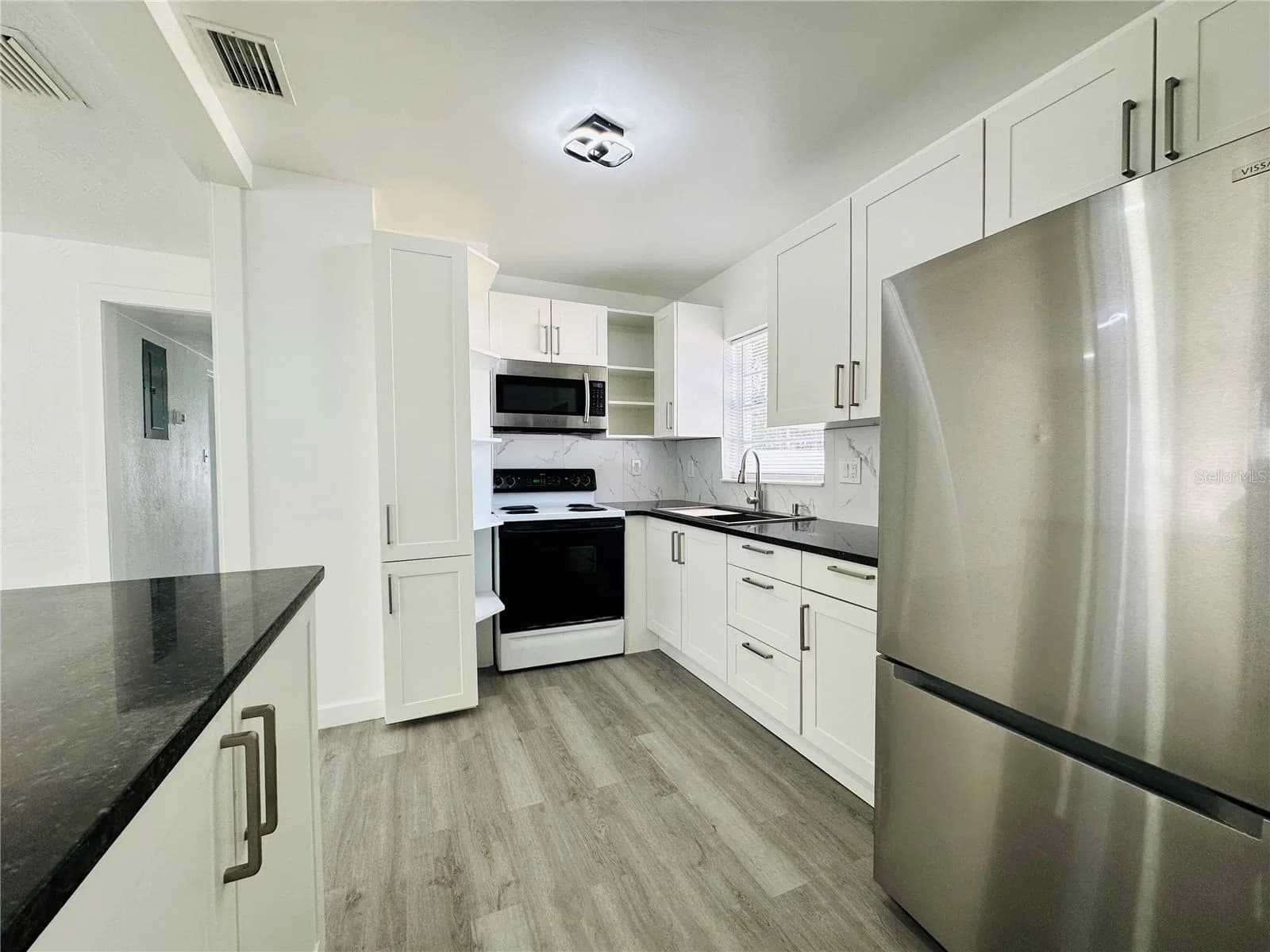 136 LYNBROOK Drive 4