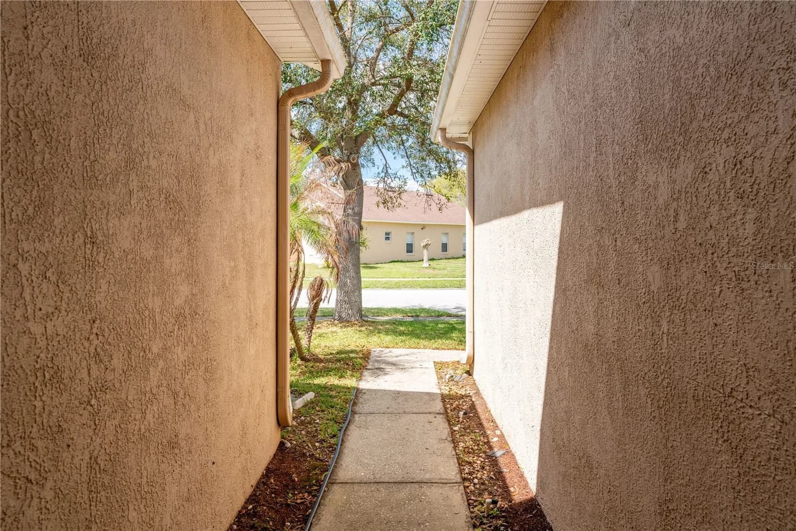 2563 ASTER COVE, Kissimmee, FL 34758 2