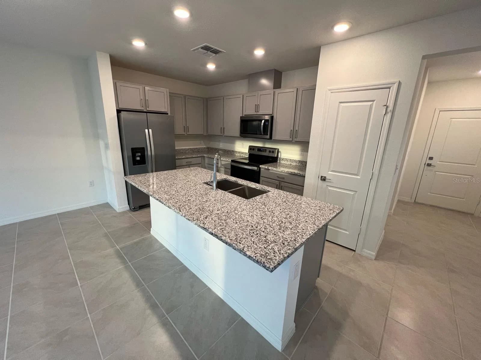 680 STONEY POINT 4
