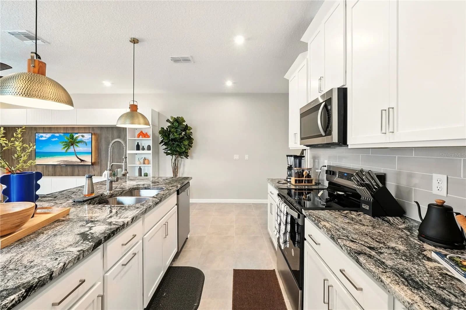 2306 ZABALLINA, Kissimmee, FL 34747 3