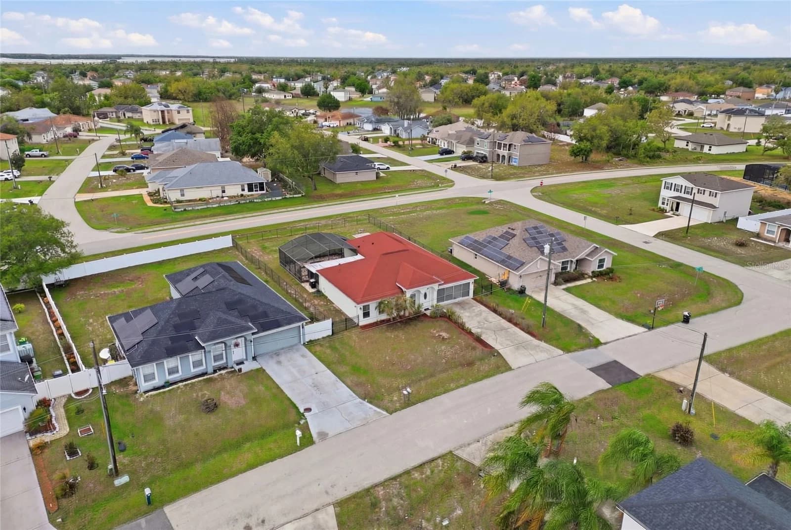 1912 LAKEVIEW, Kissimmee, FL 34759 2