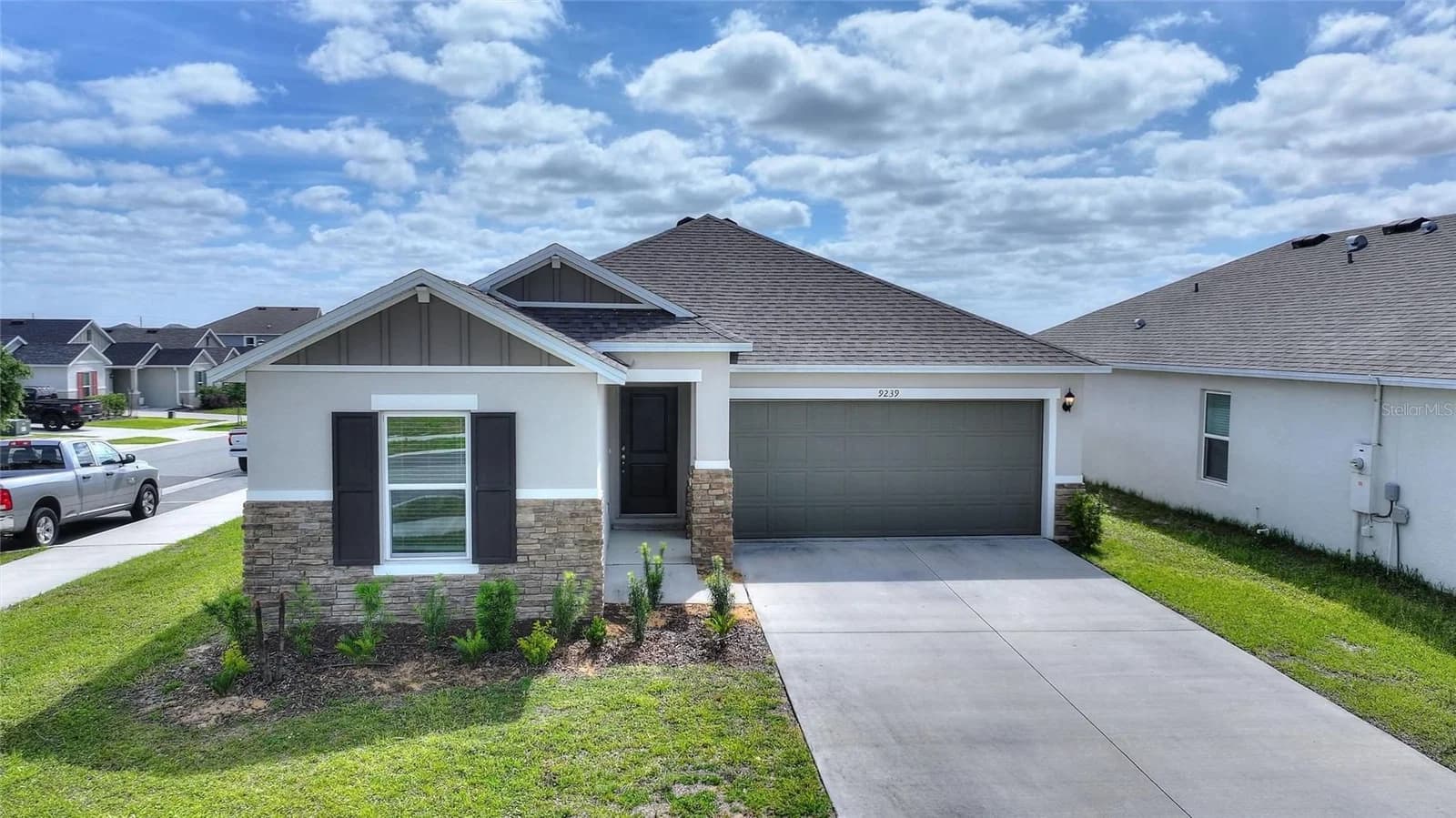 9239 WESTSIDE HILLS DR, Davenport, FL 33896