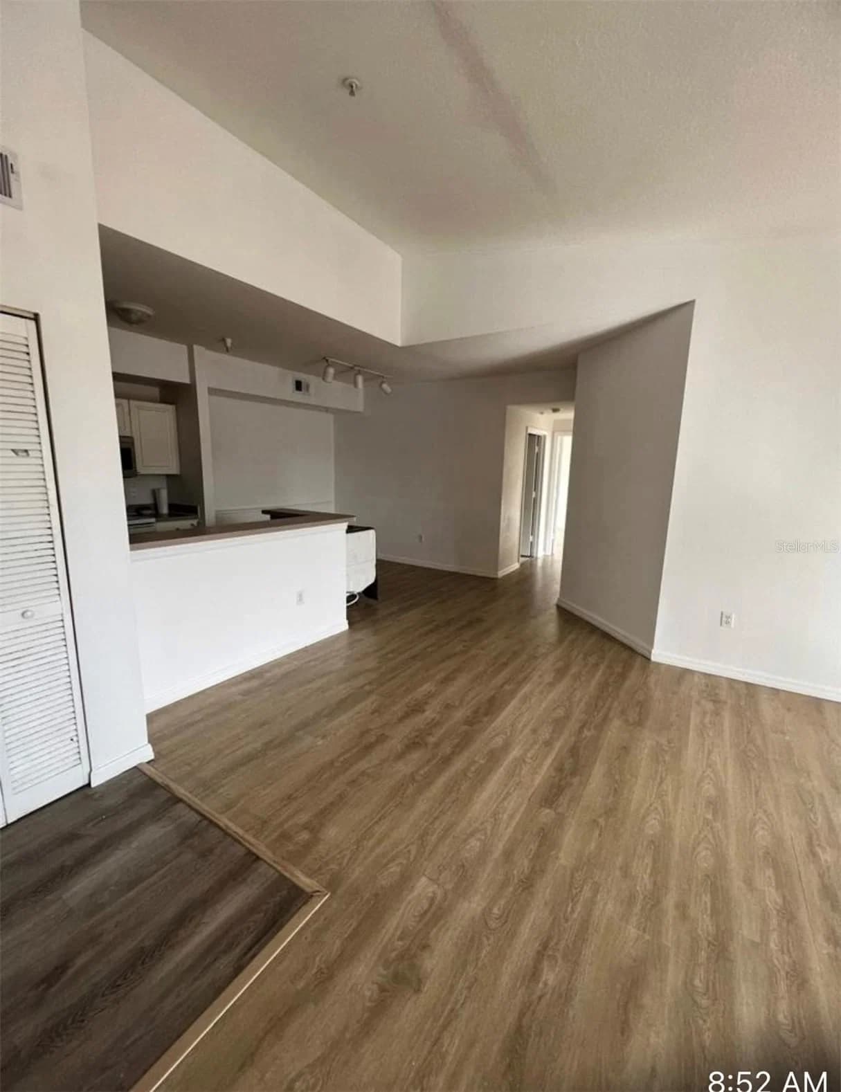 5548 METROWEST Boulevard #306 5