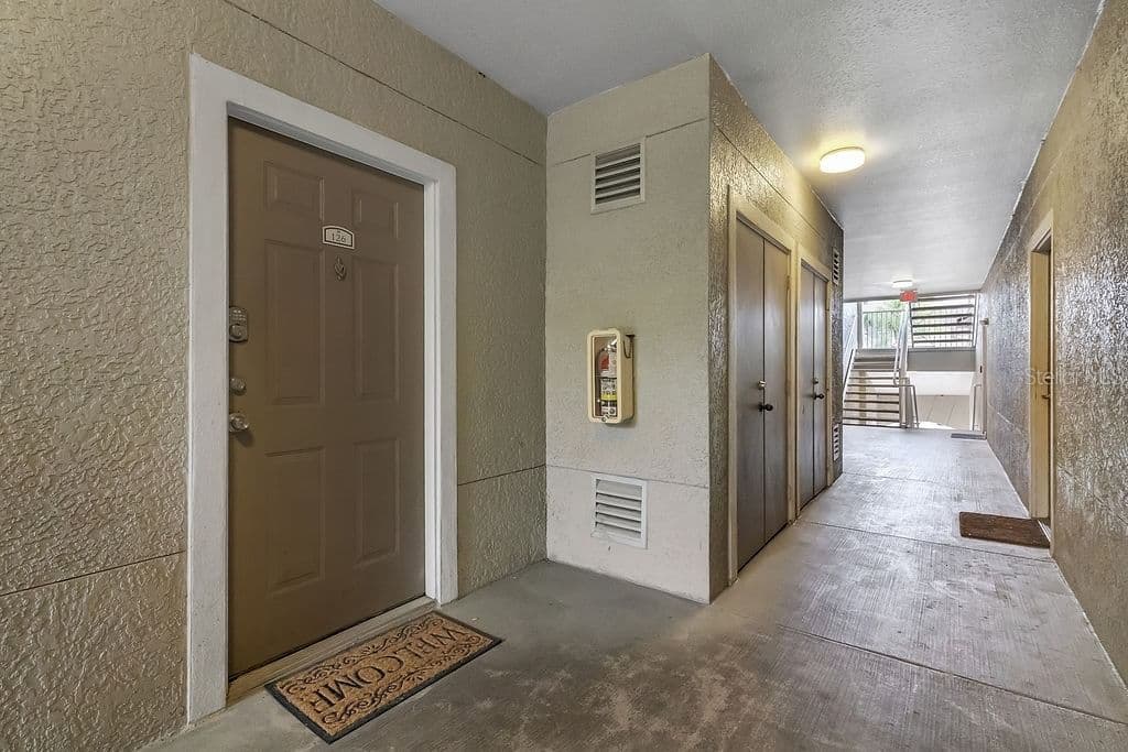 3307 KIRKMAN Road #126, Orlando, FL 32811 3