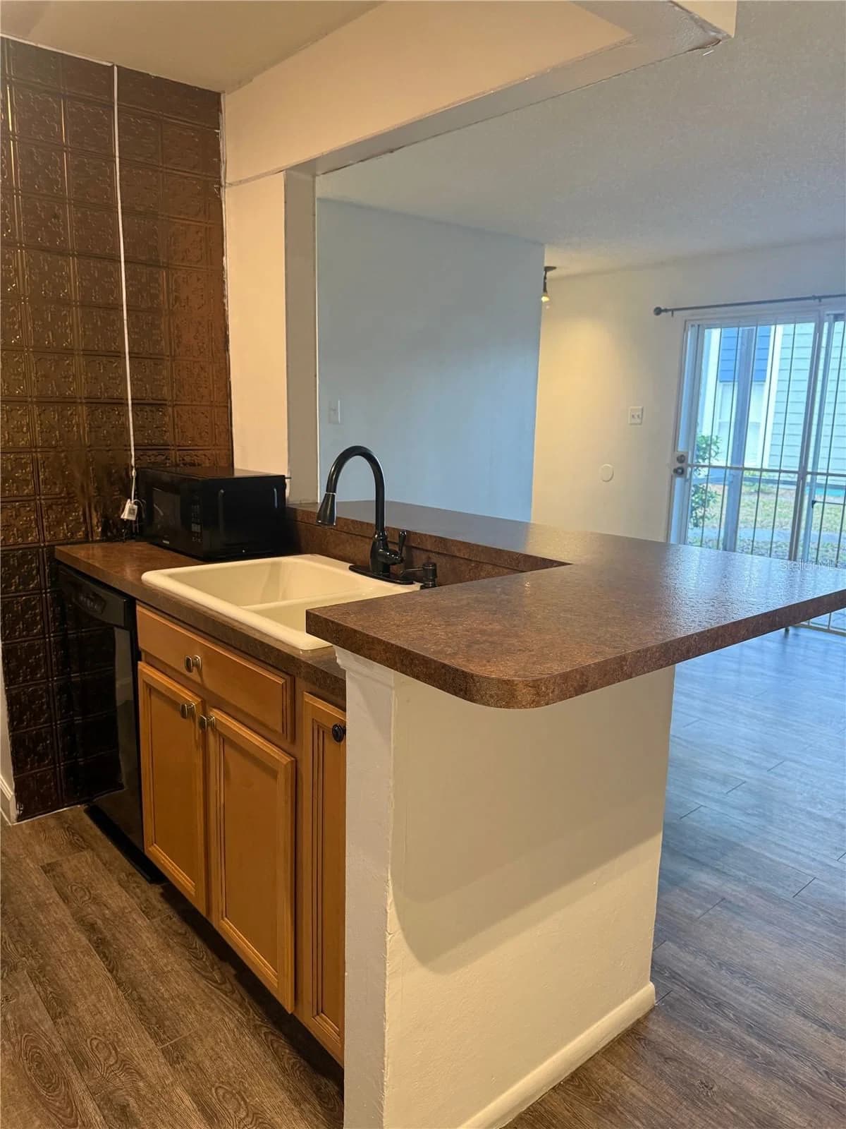 3827 BAY CLUB CIR 4