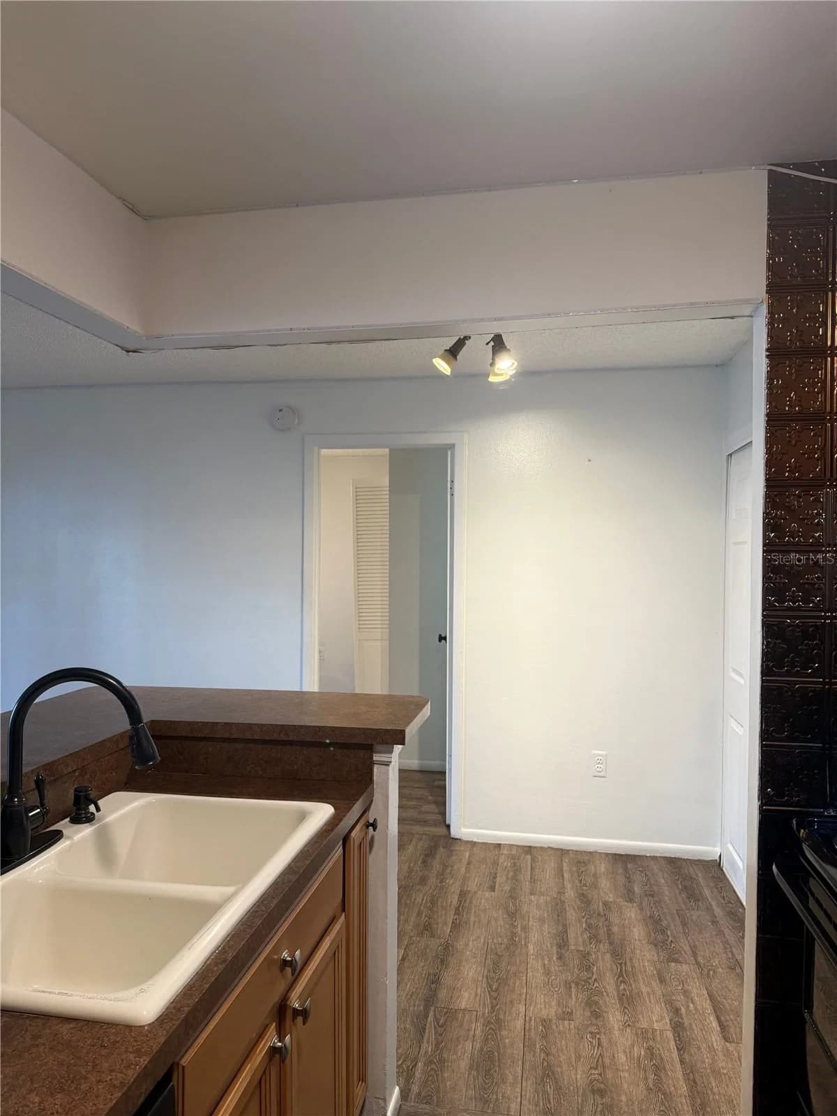 3827 BAY CLUB CIR 5