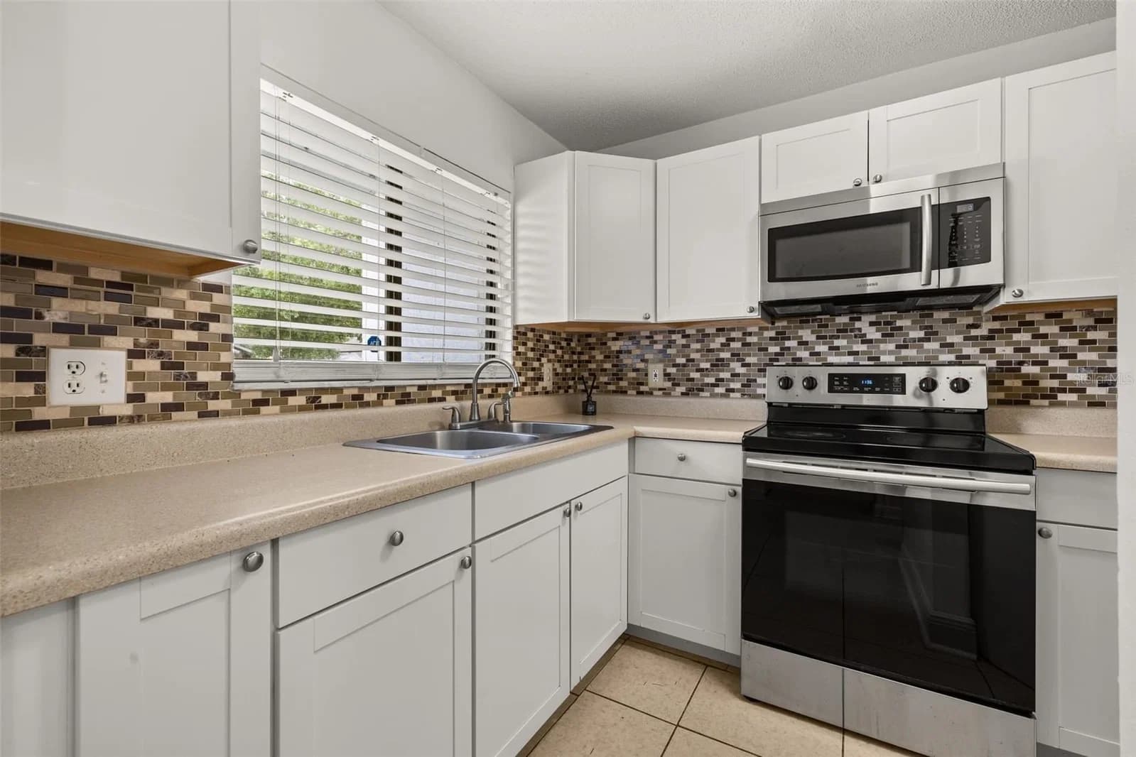 111 MICHELLE, Kissimmee, FL 34743 3