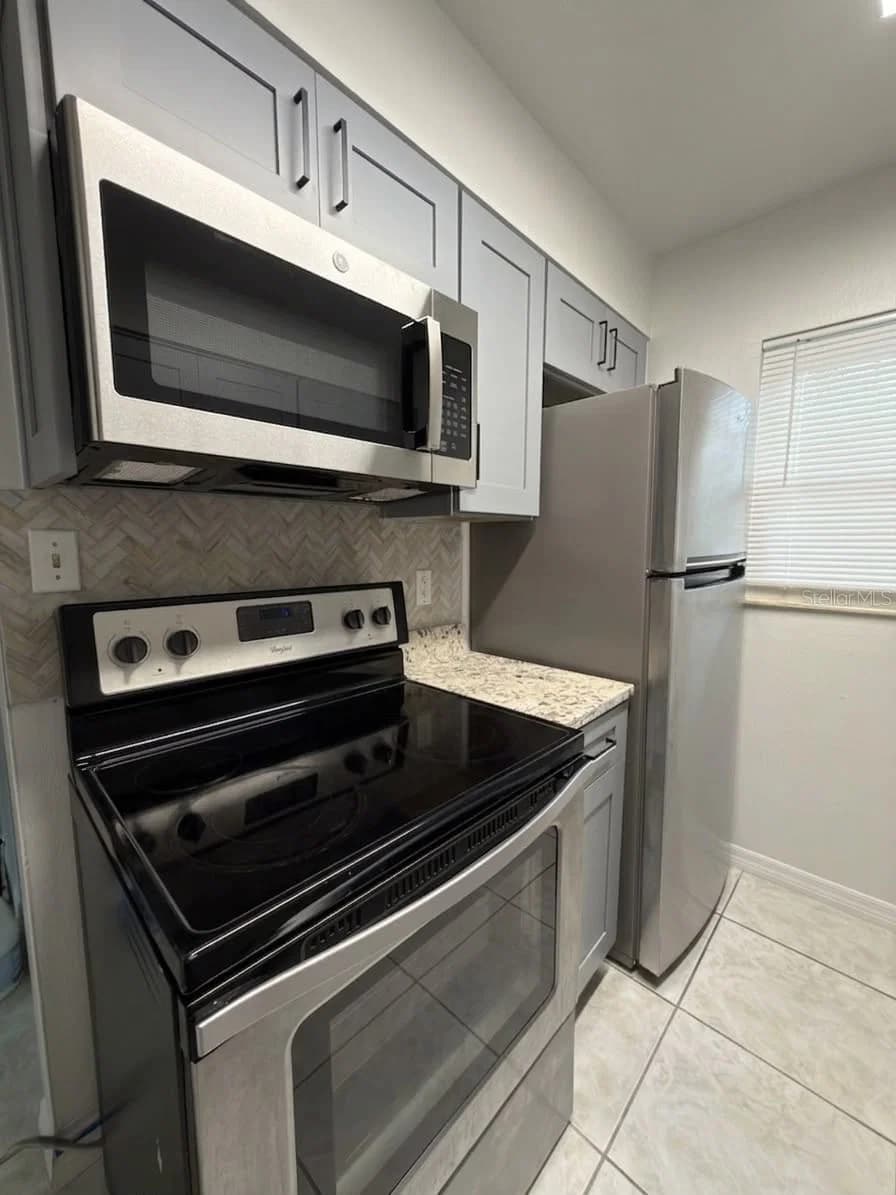 827 SKY LAKE, Orlando, FL 32809 3