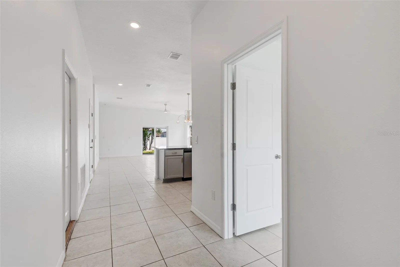 1109 MUNSTER, Kissimmee, FL 34759 3