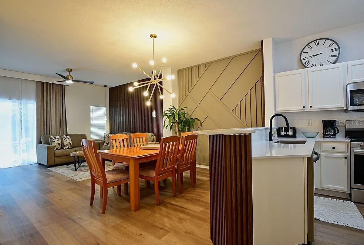 1043 PARK RIDGE 4