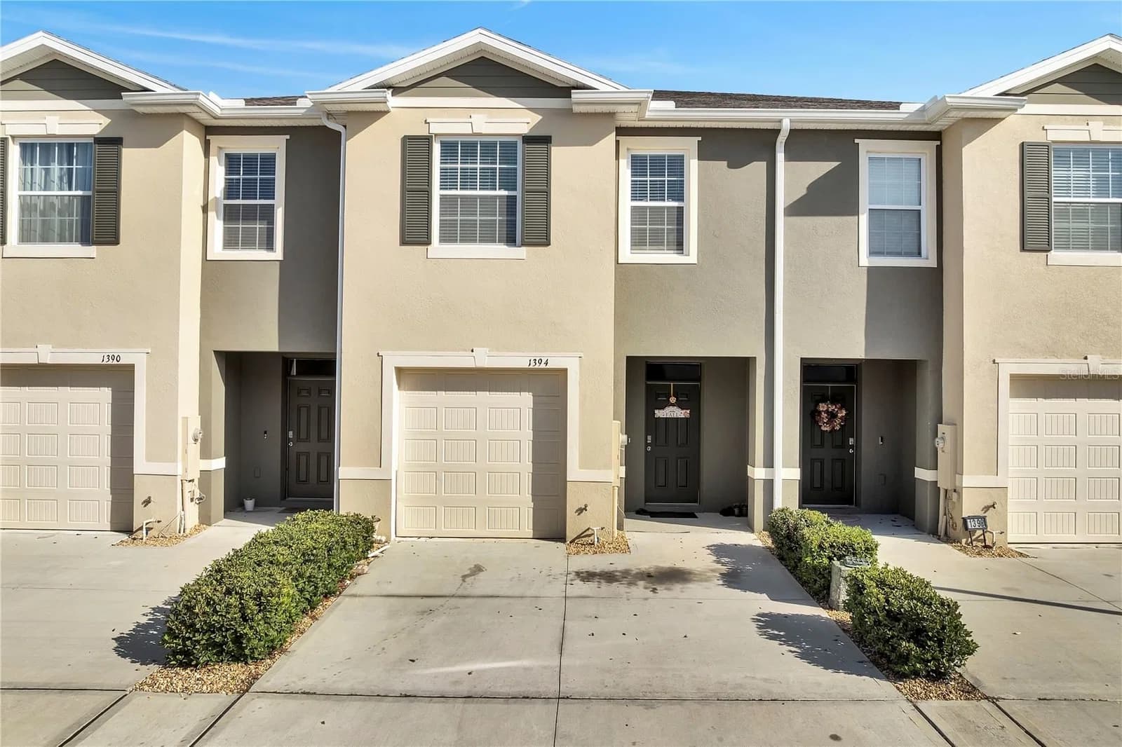 1394 YELLOW FINCH 2