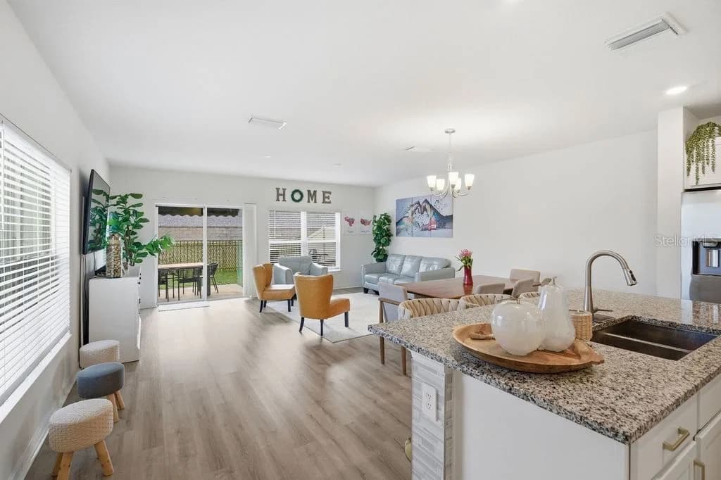 9418 WESTSIDE HILLS 4