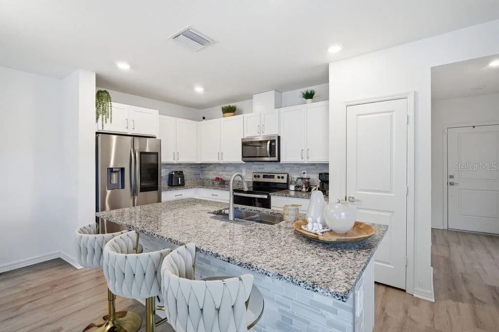 9418 WESTSIDE HILLS 5