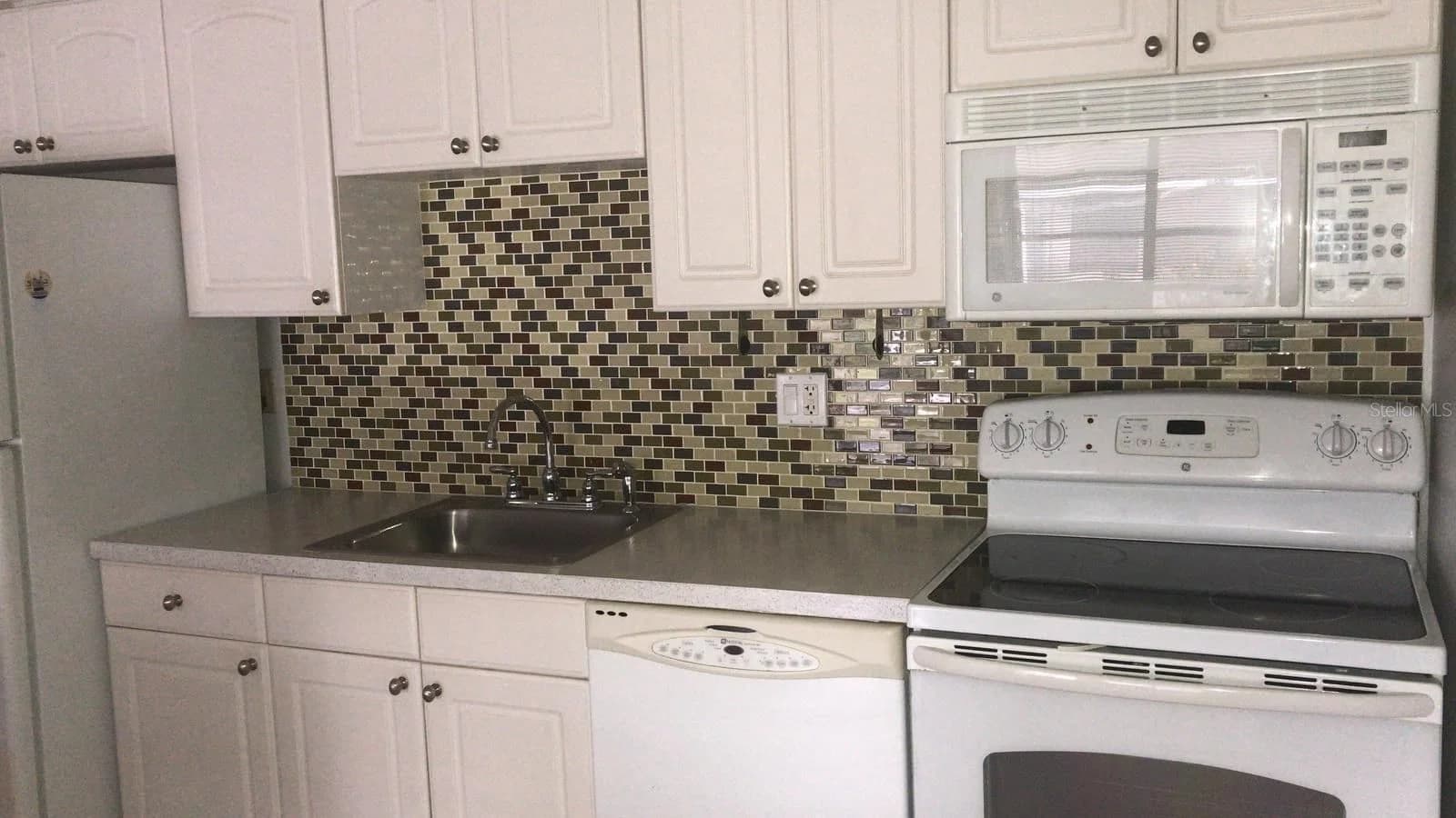 4073 MICHIGAN 4