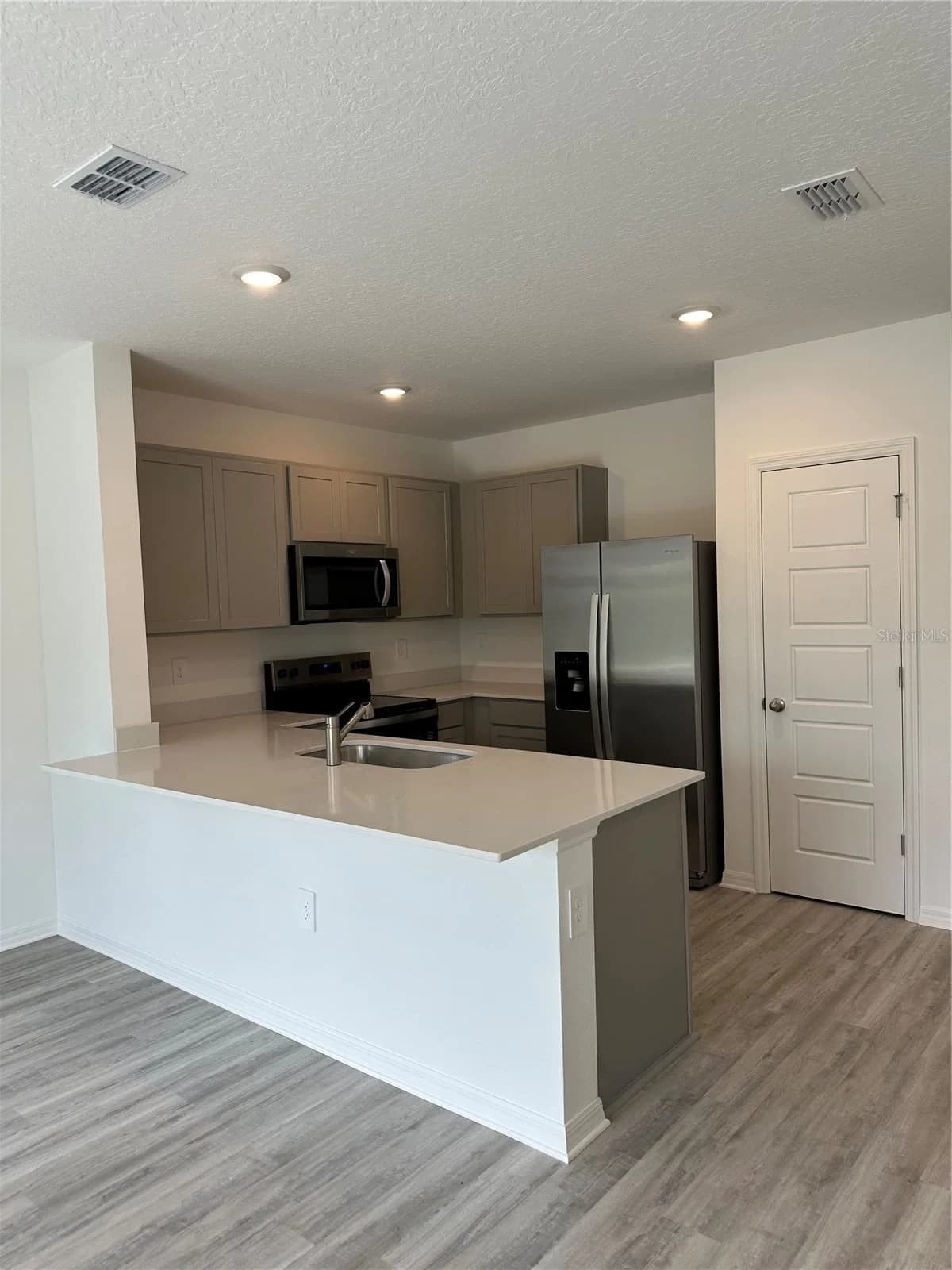 1823 ROCK ELM 2