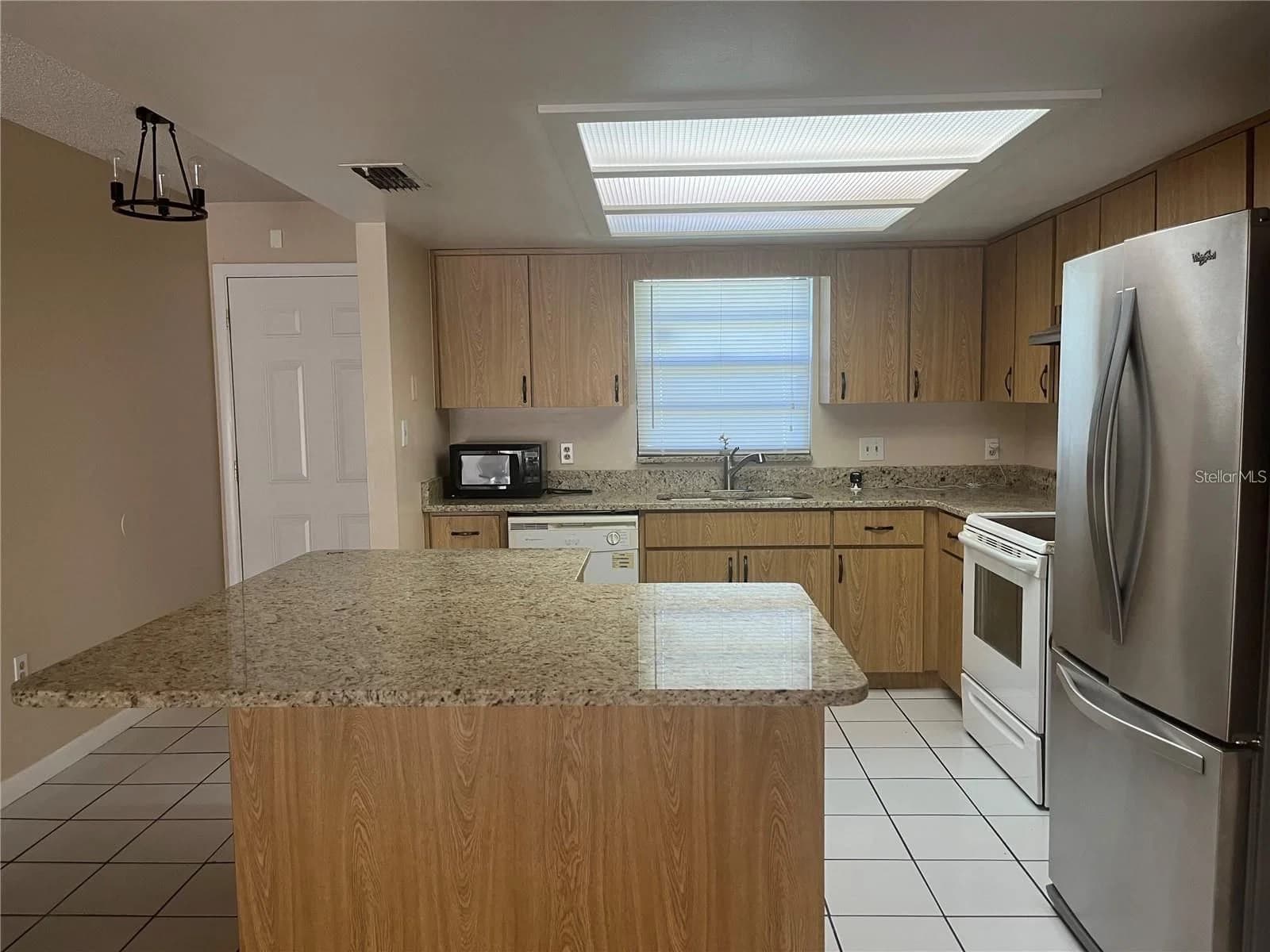 2112 W MARTIN 4