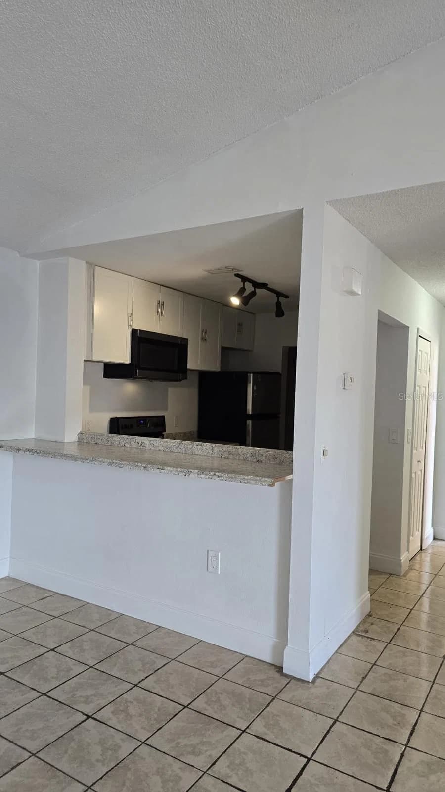 5214 VIA HACIENDA 4