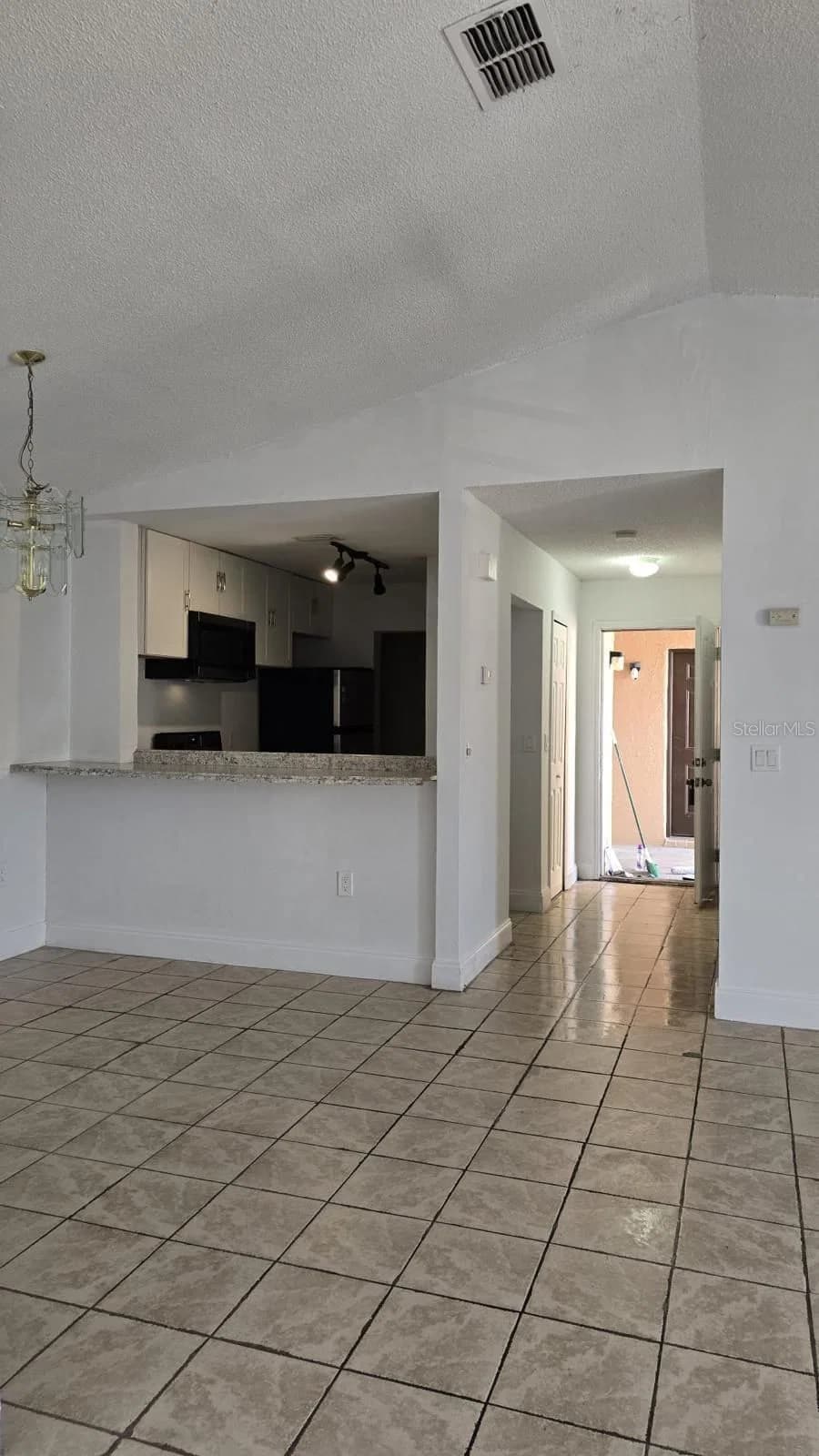 5214 VIA HACIENDA 5