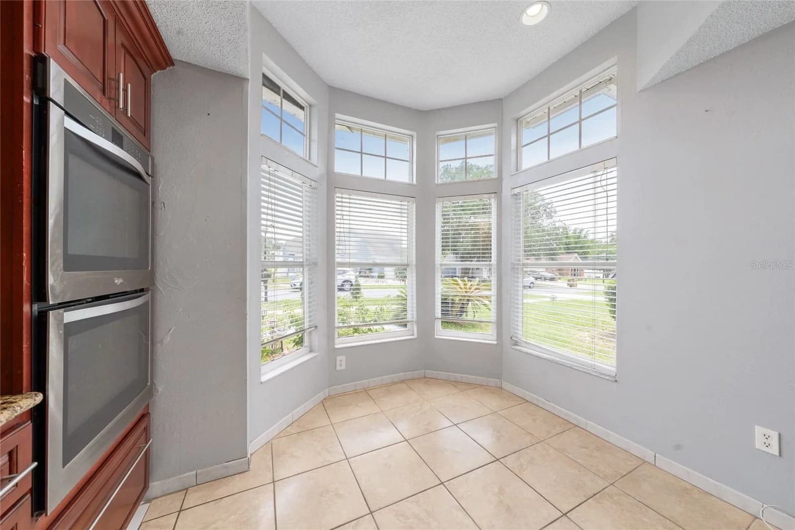 8810 KENSINGTON 4